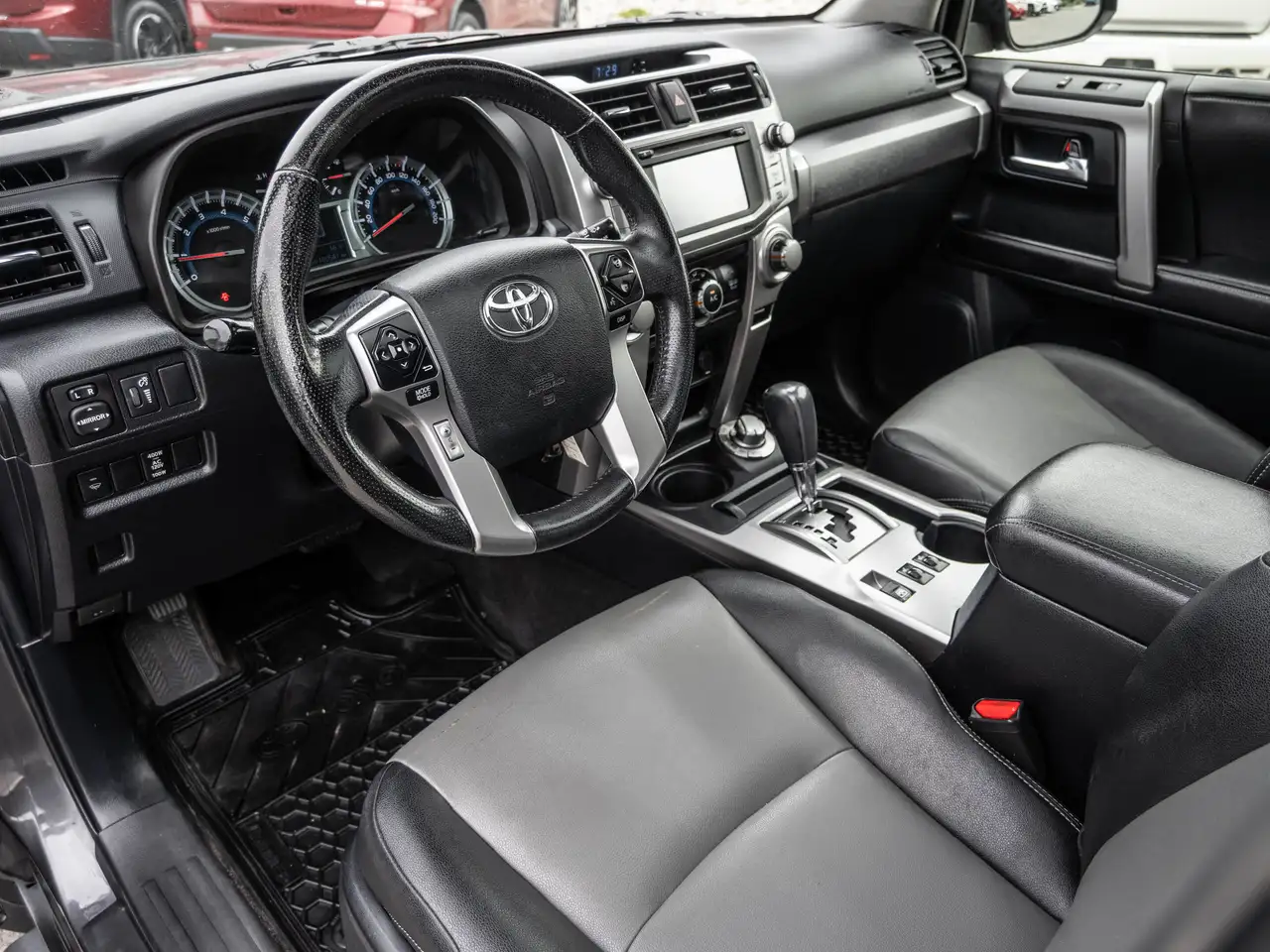 Toyota 4-Runner снимка Toyota 4-Runner