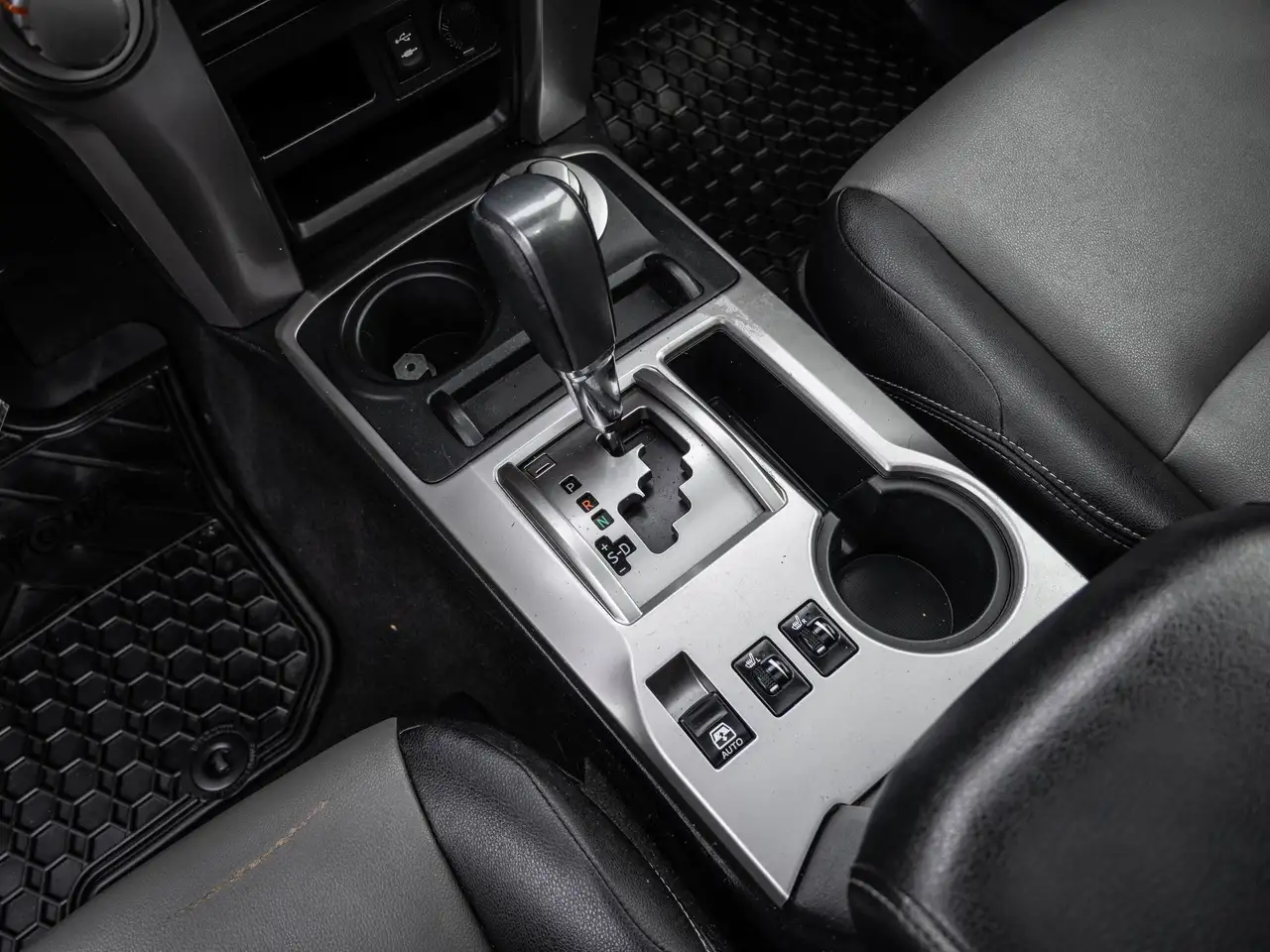 Toyota 4-Runner снимка Toyota 4-Runner