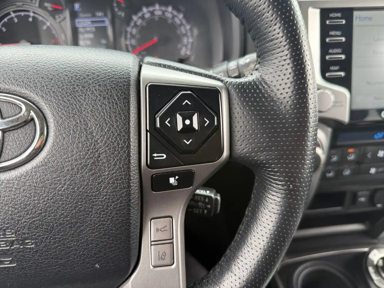 Toyota 4-Runner снимка Toyota 4-Runner