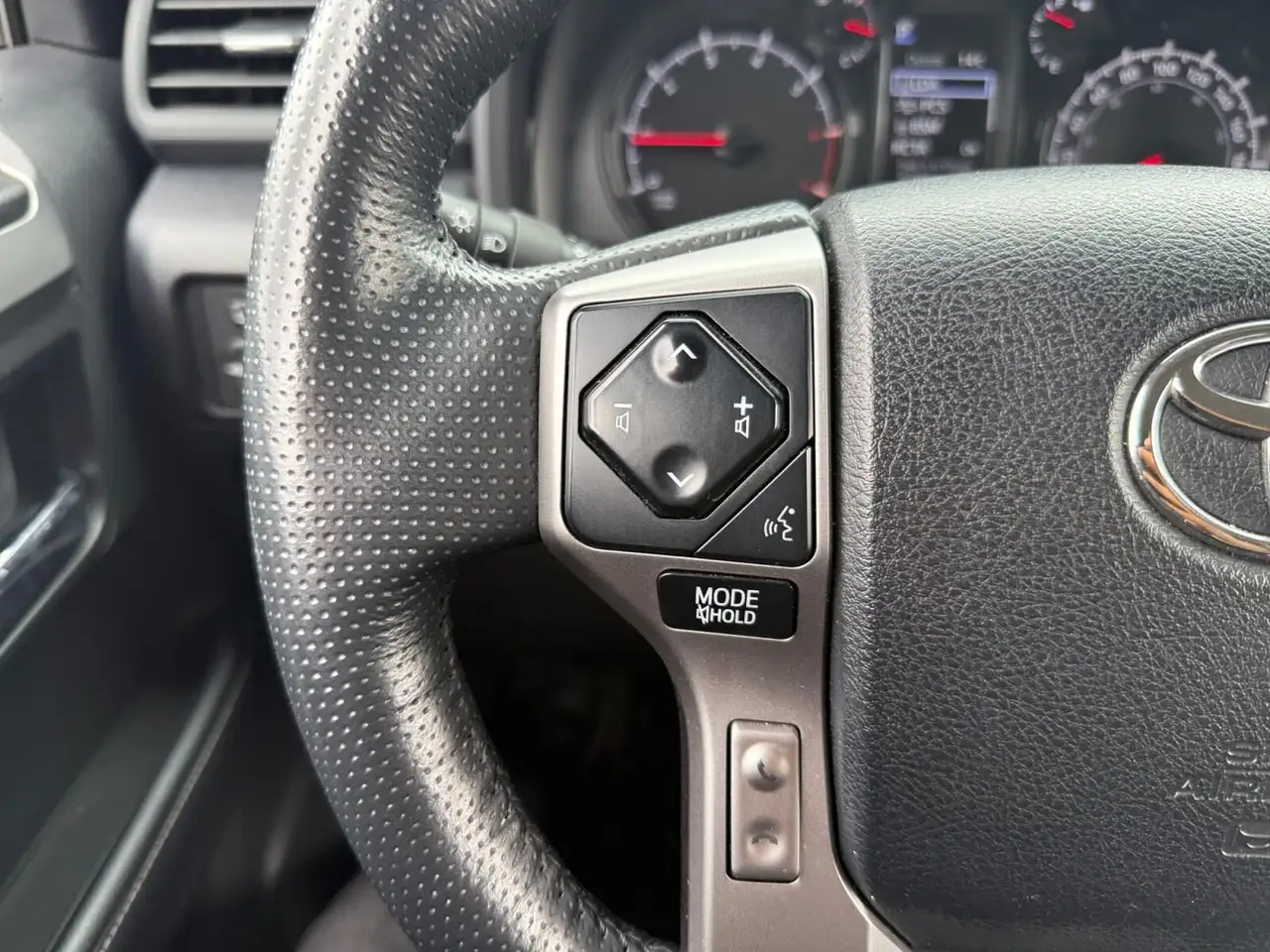 Toyota 4-Runner снимка Toyota 4-Runner