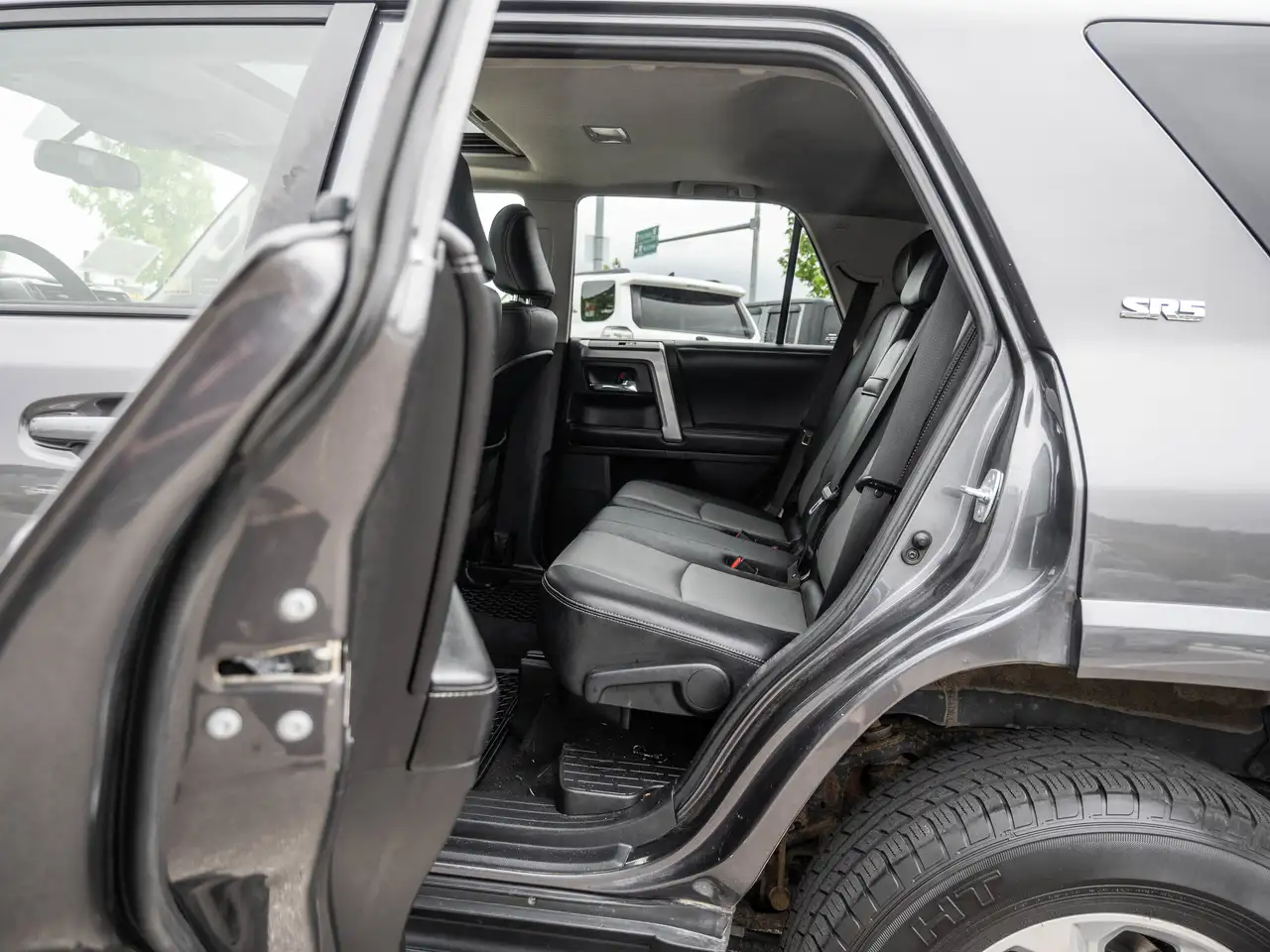 Toyota 4-Runner снимка Toyota 4-Runner