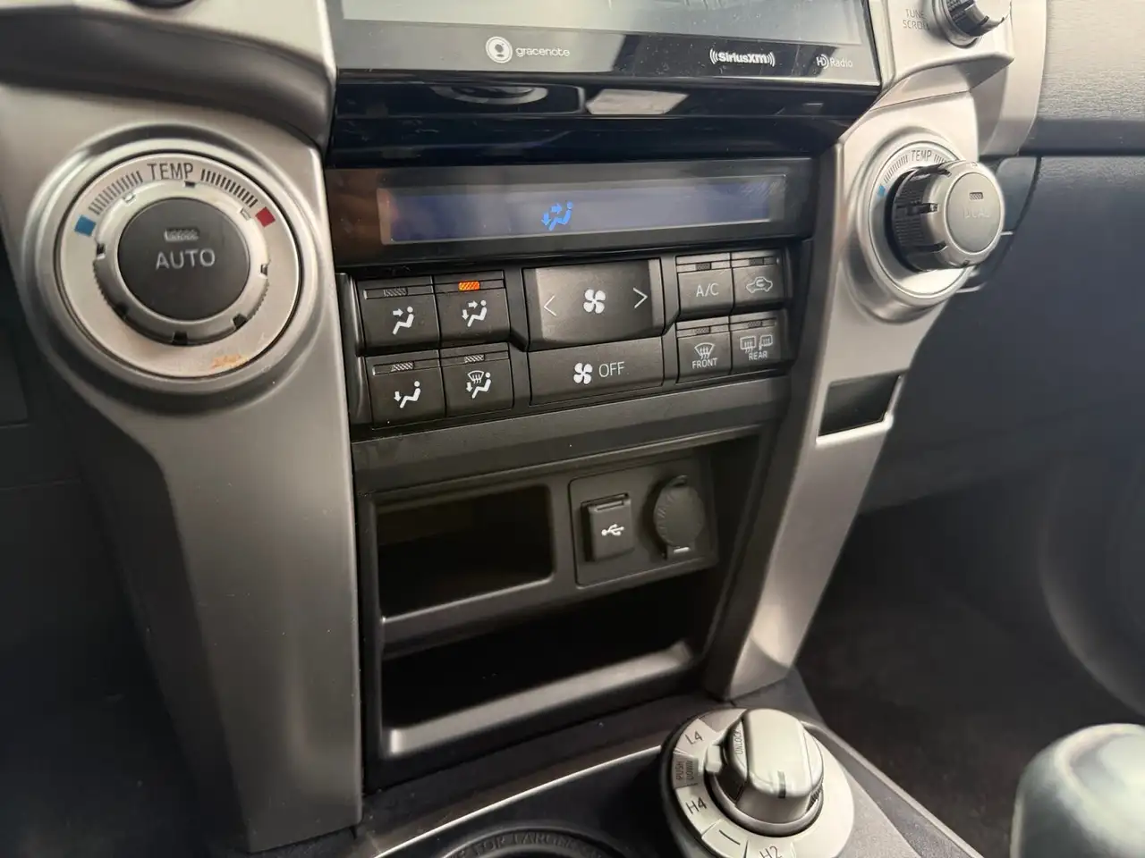 Toyota 4-Runner снимка Toyota 4-Runner