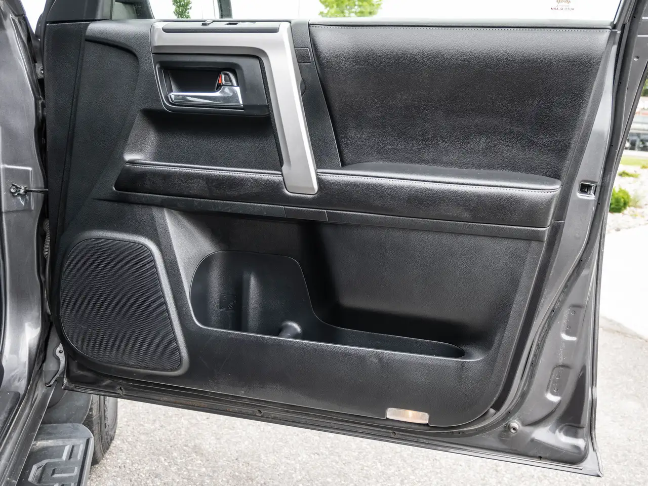 Toyota 4-Runner снимка Toyota 4-Runner
