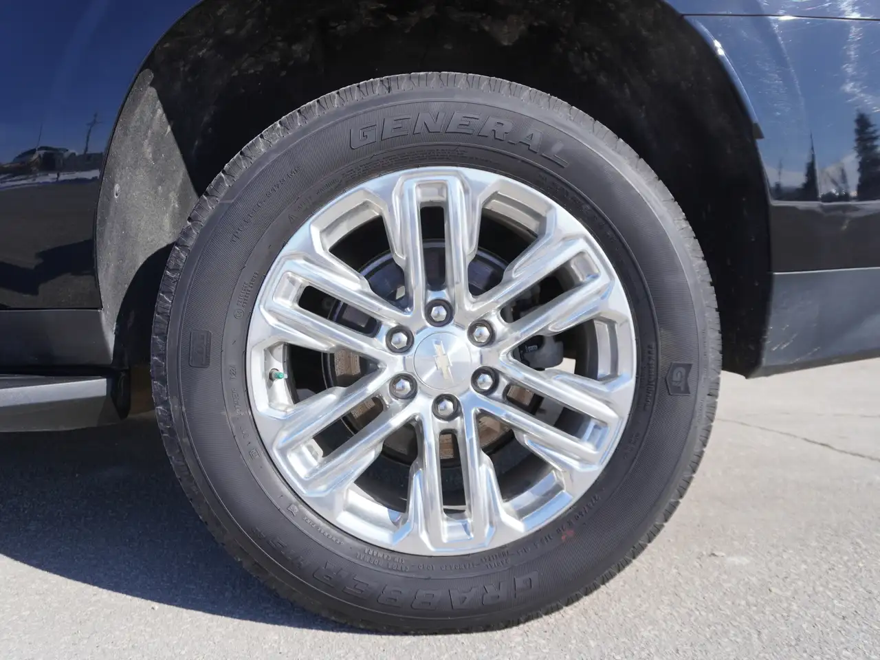 Chevrolet Suburban снимка Chevrolet Suburban