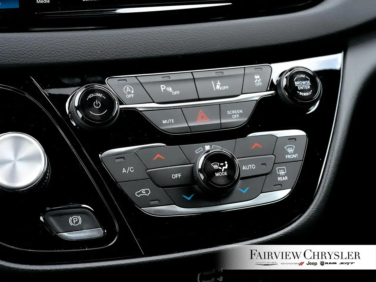 Chrysler Grand Caravan снимка Chrysler Grand Caravan