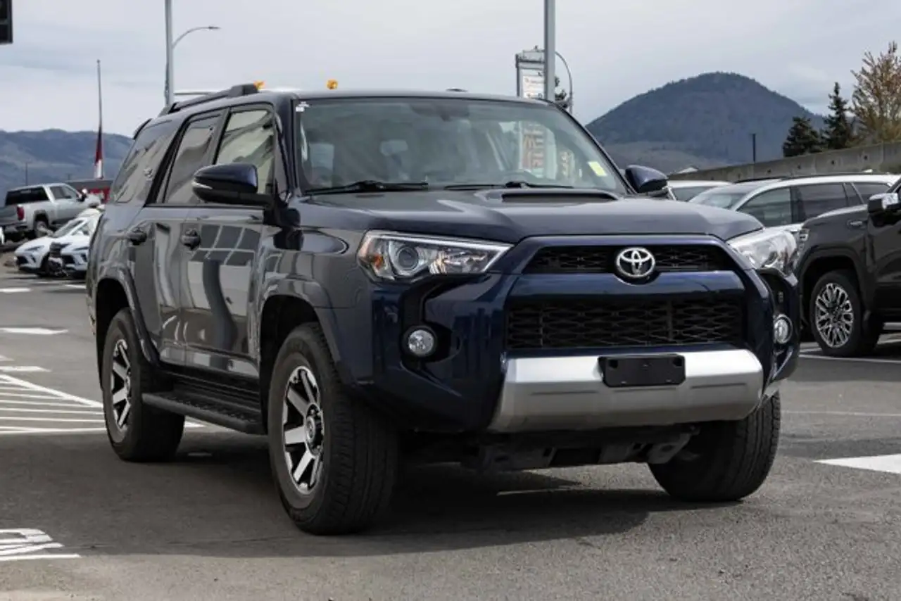 Toyota 4-Runner снимка Toyota 4-Runner