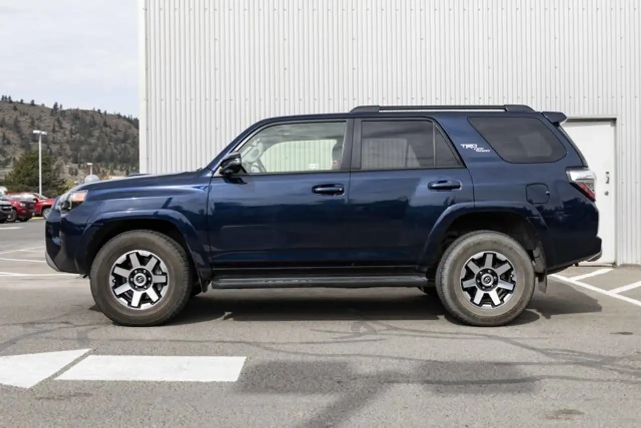 Toyota 4-Runner снимка Toyota 4-Runner