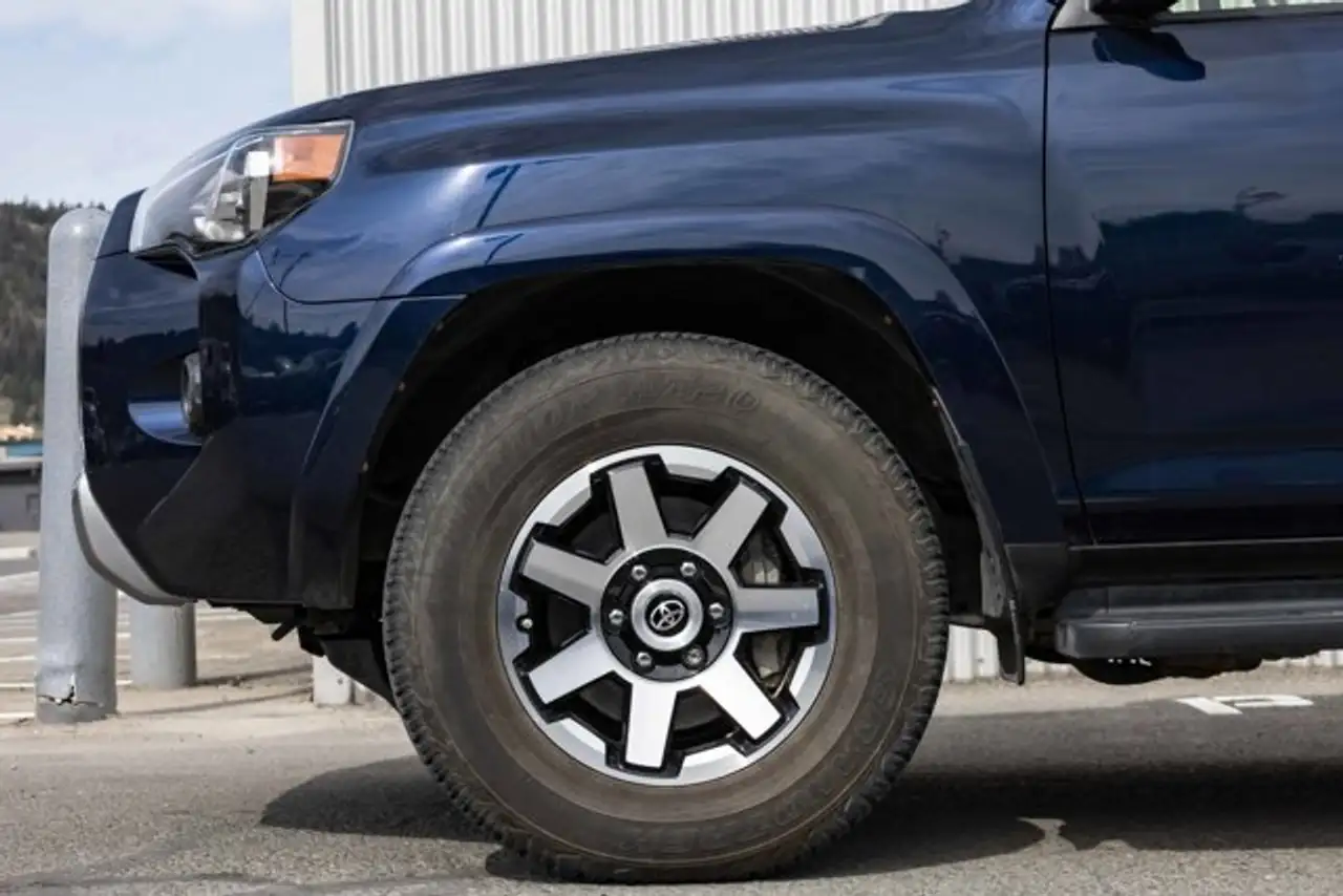 Toyota 4-Runner снимка Toyota 4-Runner