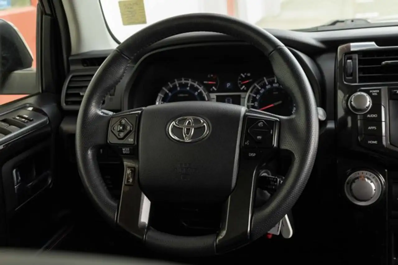 Toyota 4-Runner снимка Toyota 4-Runner