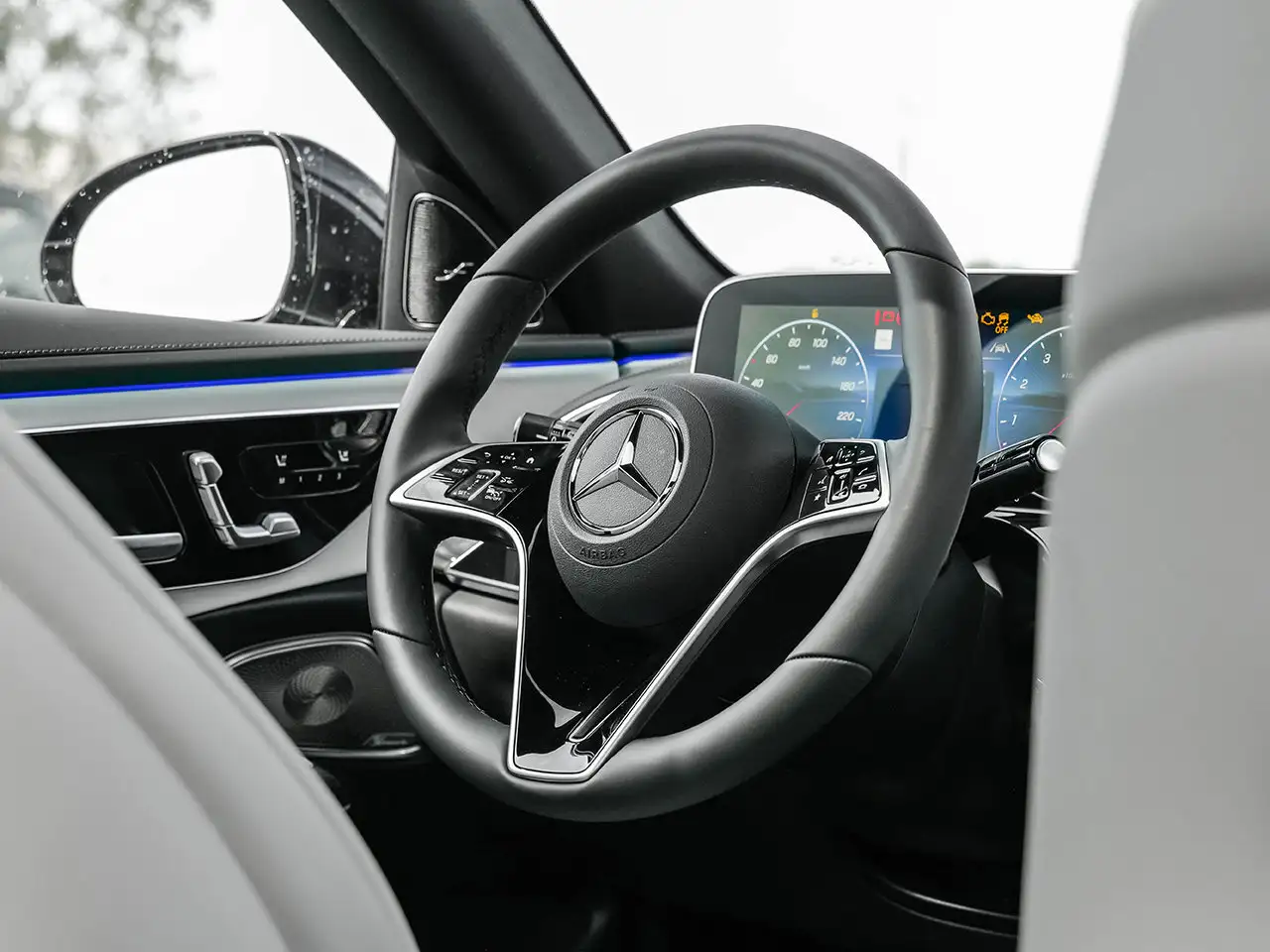 Mercedes-Benz E-Class fotografie Mercedes-Benz E-Class