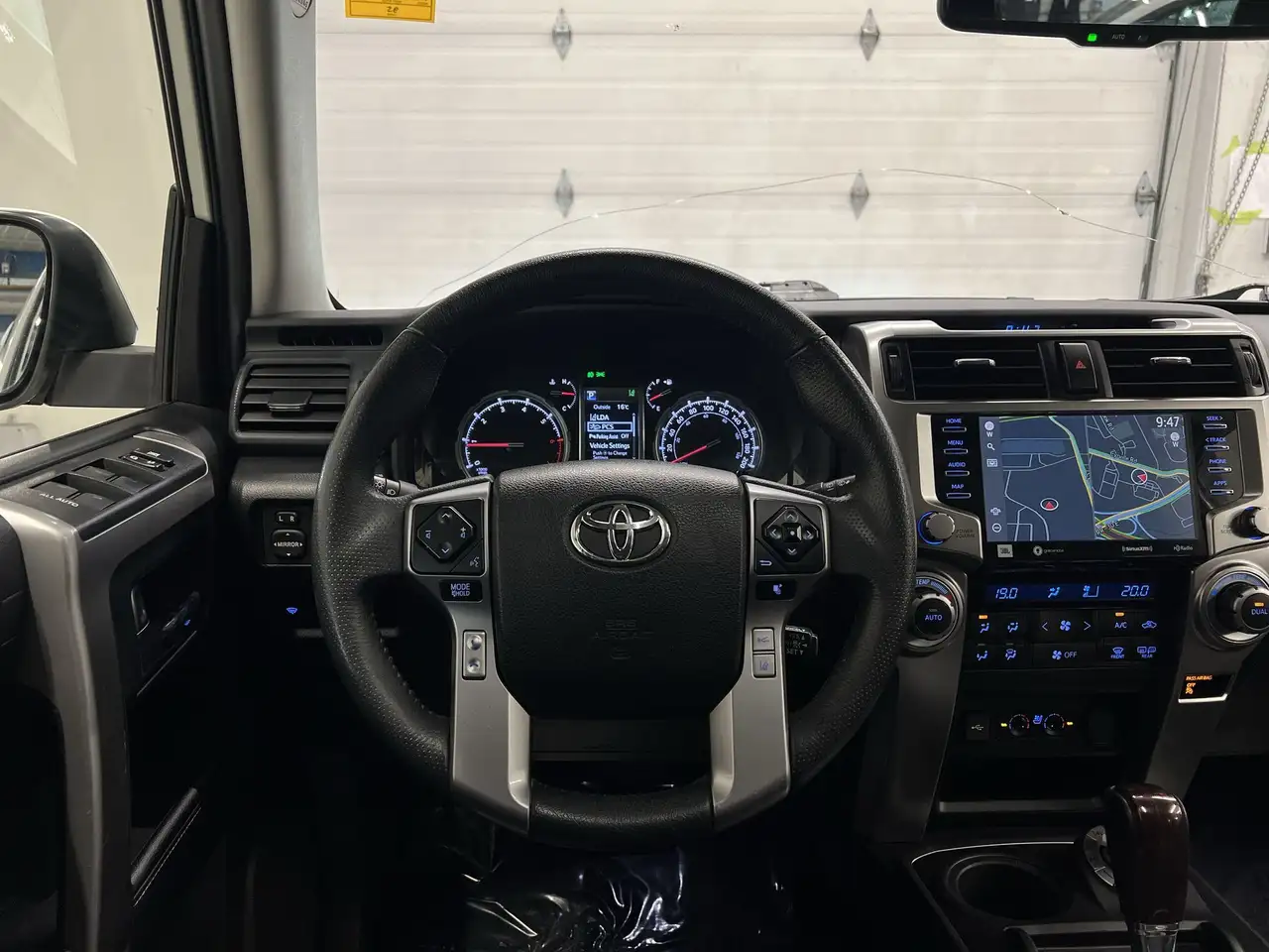 Toyota 4-Runner снимка Toyota 4-Runner