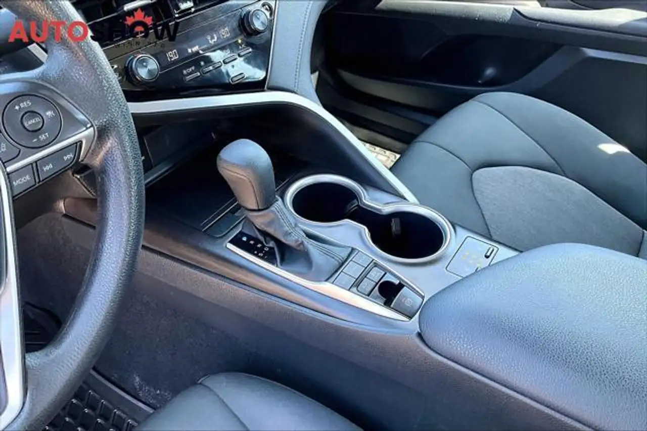Toyota Camry снимка Toyota Camry