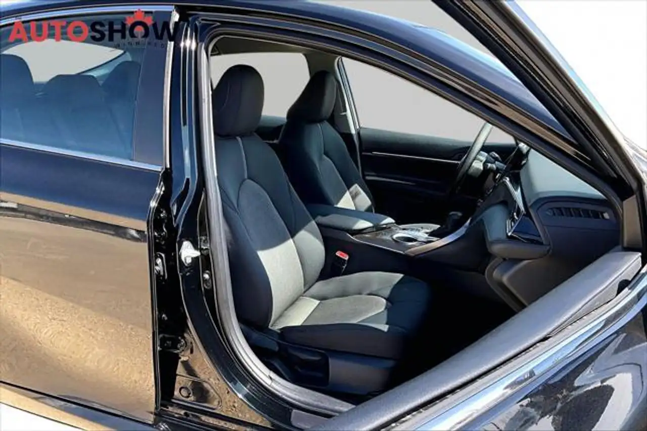 Toyota Camry снимка Toyota Camry