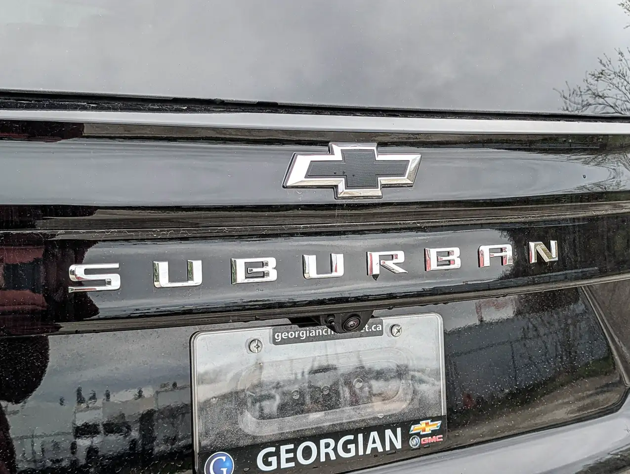 Chevrolet Suburban снимка Chevrolet Suburban