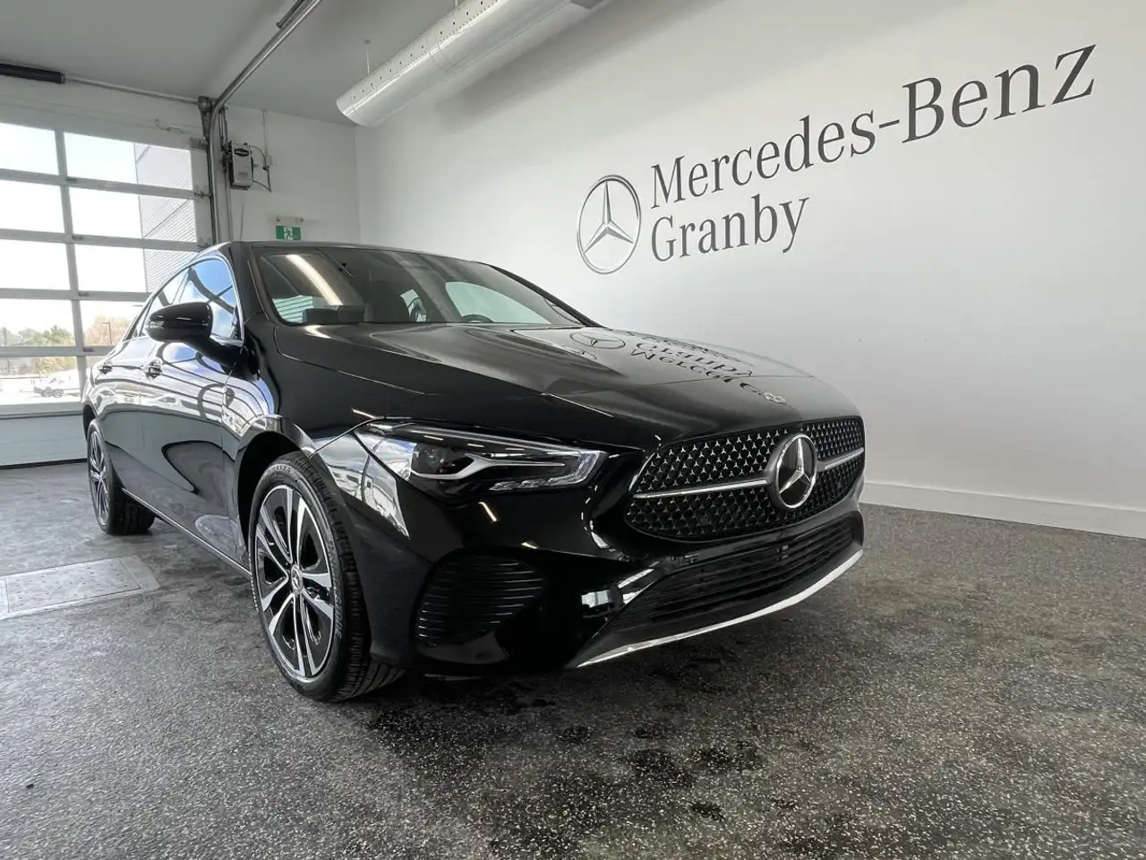 Mercedes-Benz CLA снимка Mercedes-Benz CLA