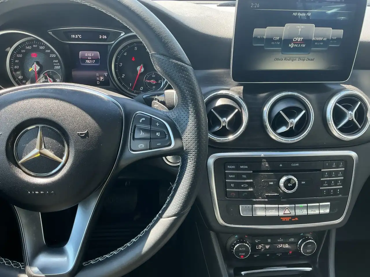 Mercedes-Benz CLA снимка Mercedes-Benz CLA