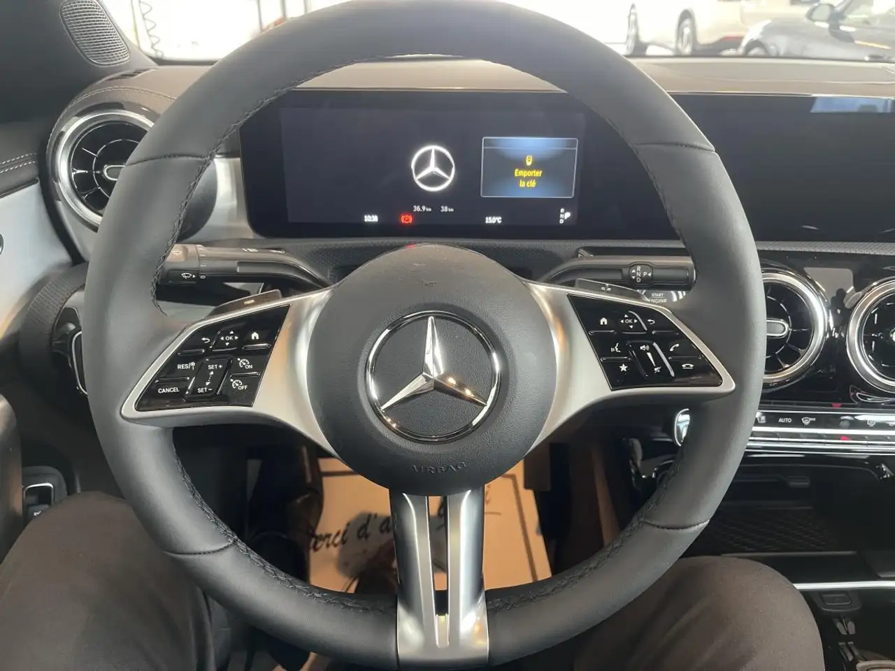 Mercedes-Benz CLA снимка Mercedes-Benz CLA
