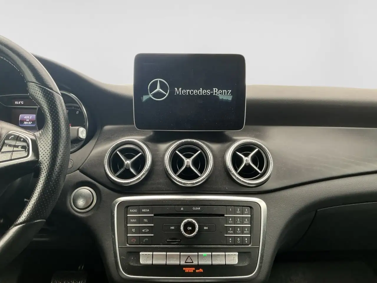 Mercedes-Benz CLA снимка Mercedes-Benz CLA