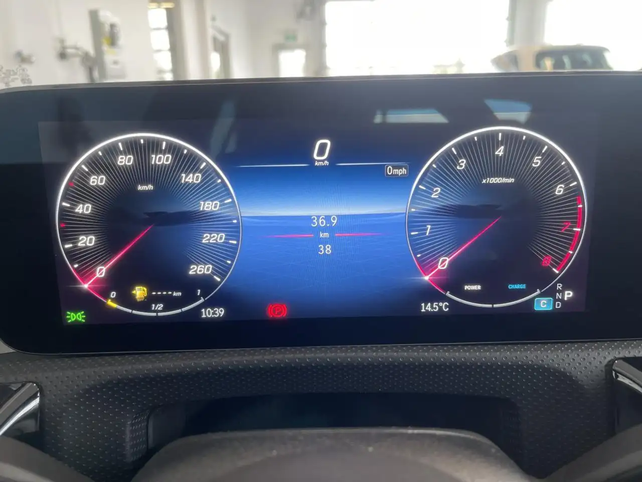 Mercedes-Benz CLA снимка Mercedes-Benz CLA