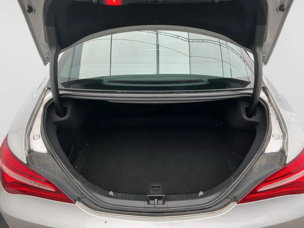 Mercedes-Benz CLA снимка Mercedes-Benz CLA
