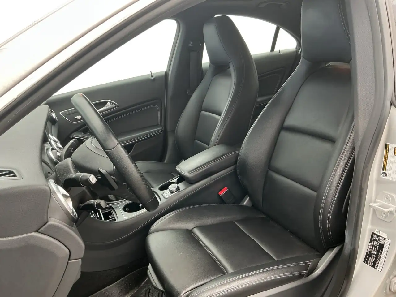 Mercedes-Benz CLA снимка Mercedes-Benz CLA