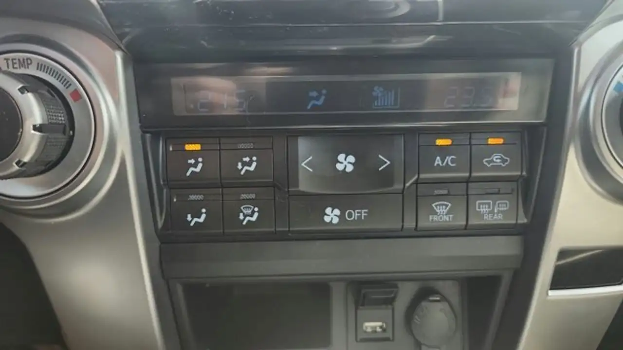 Toyota 4-Runner снимка Toyota 4-Runner
