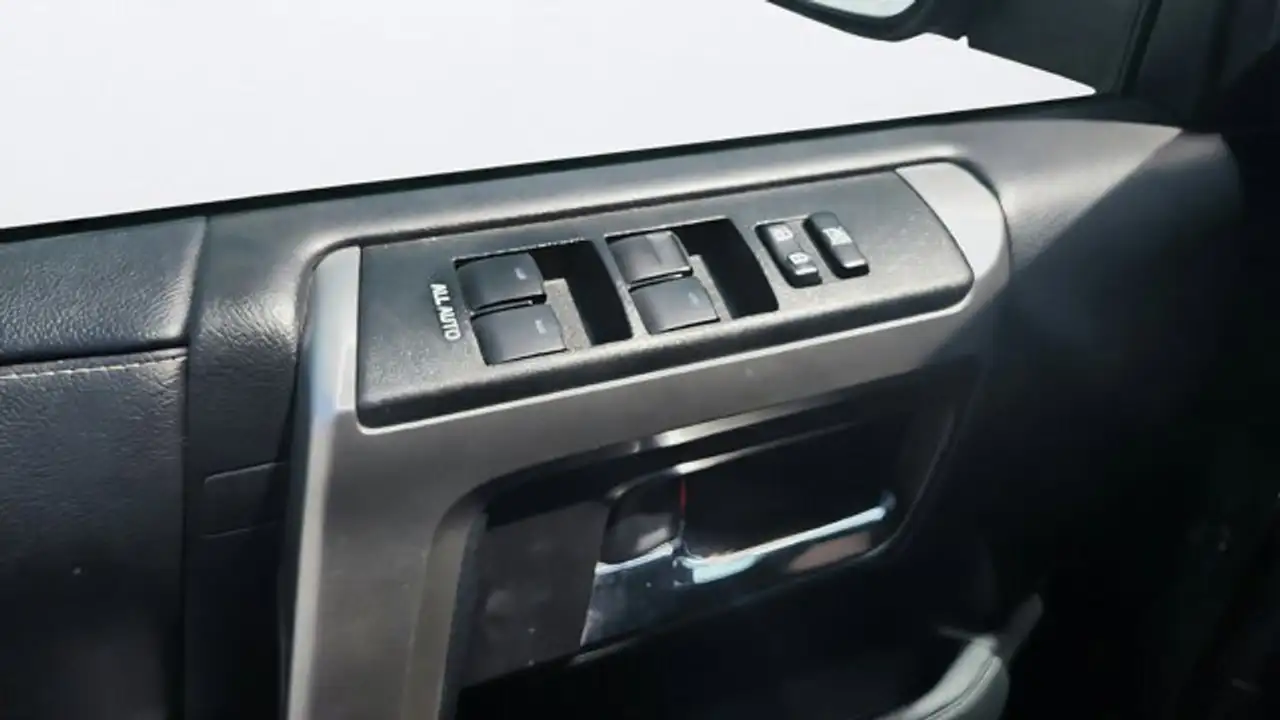 Toyota 4-Runner снимка Toyota 4-Runner
