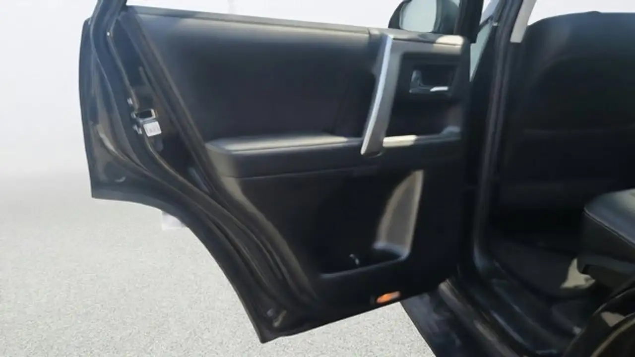 Toyota 4-Runner снимка Toyota 4-Runner
