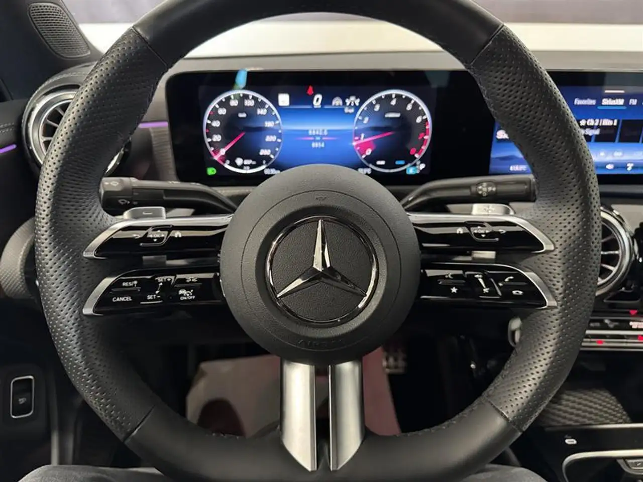 Mercedes-Benz CLA снимка Mercedes-Benz CLA