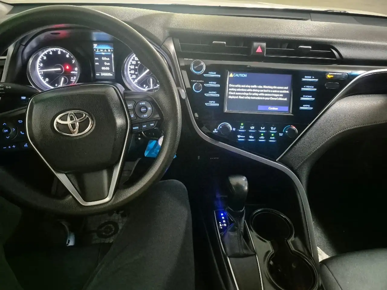 Toyota Camry снимка Toyota Camry