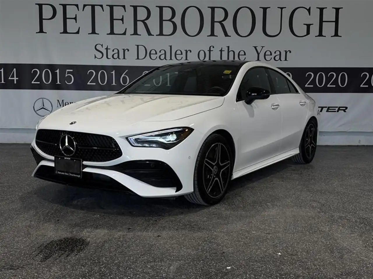 Mercedes-Benz CLA снимка Mercedes-Benz CLA