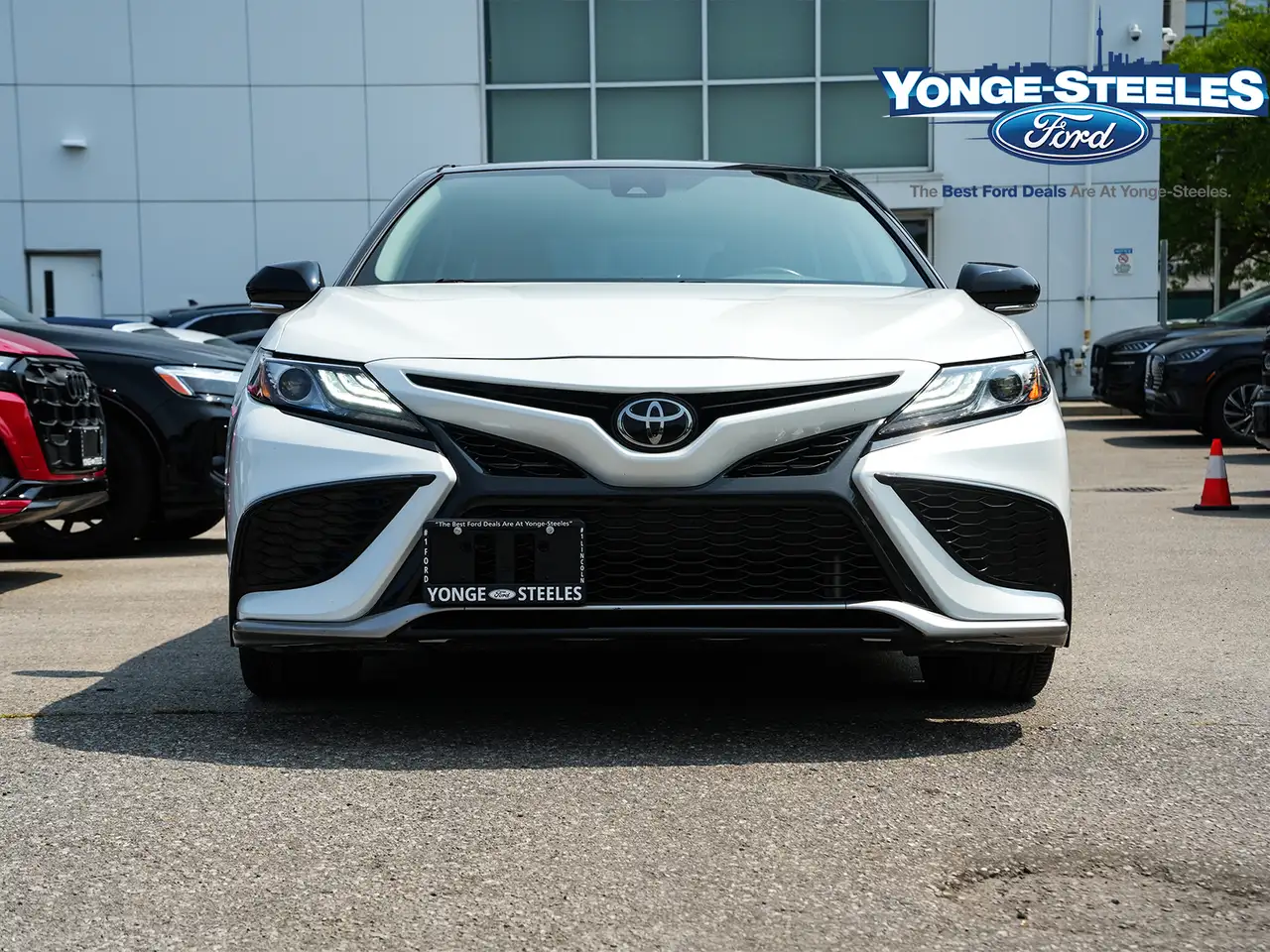 Toyota Camry снимка Toyota Camry