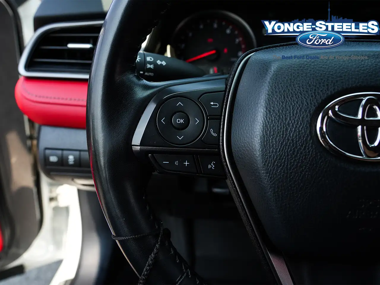 Toyota Camry снимка Toyota Camry