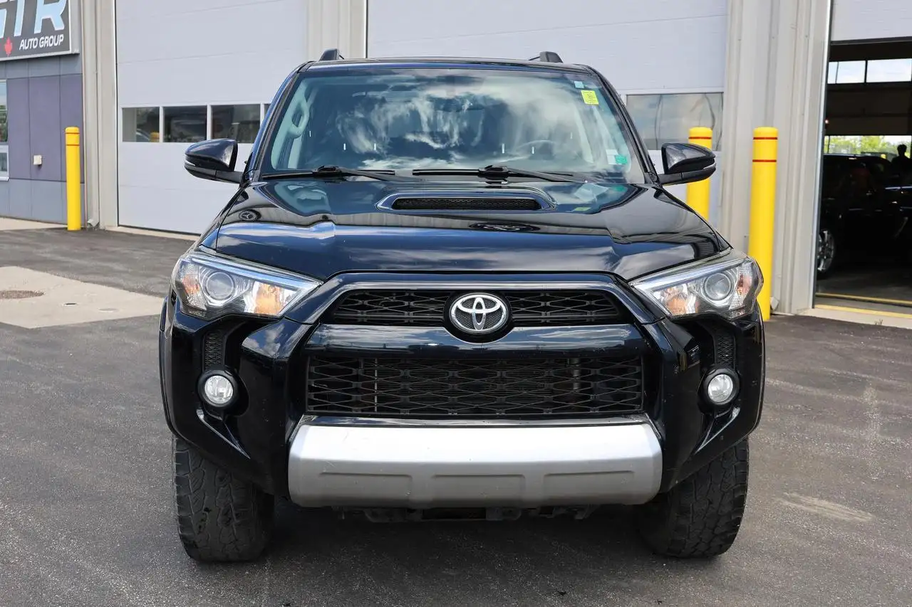 Toyota 4-Runner снимка Toyota 4-Runner