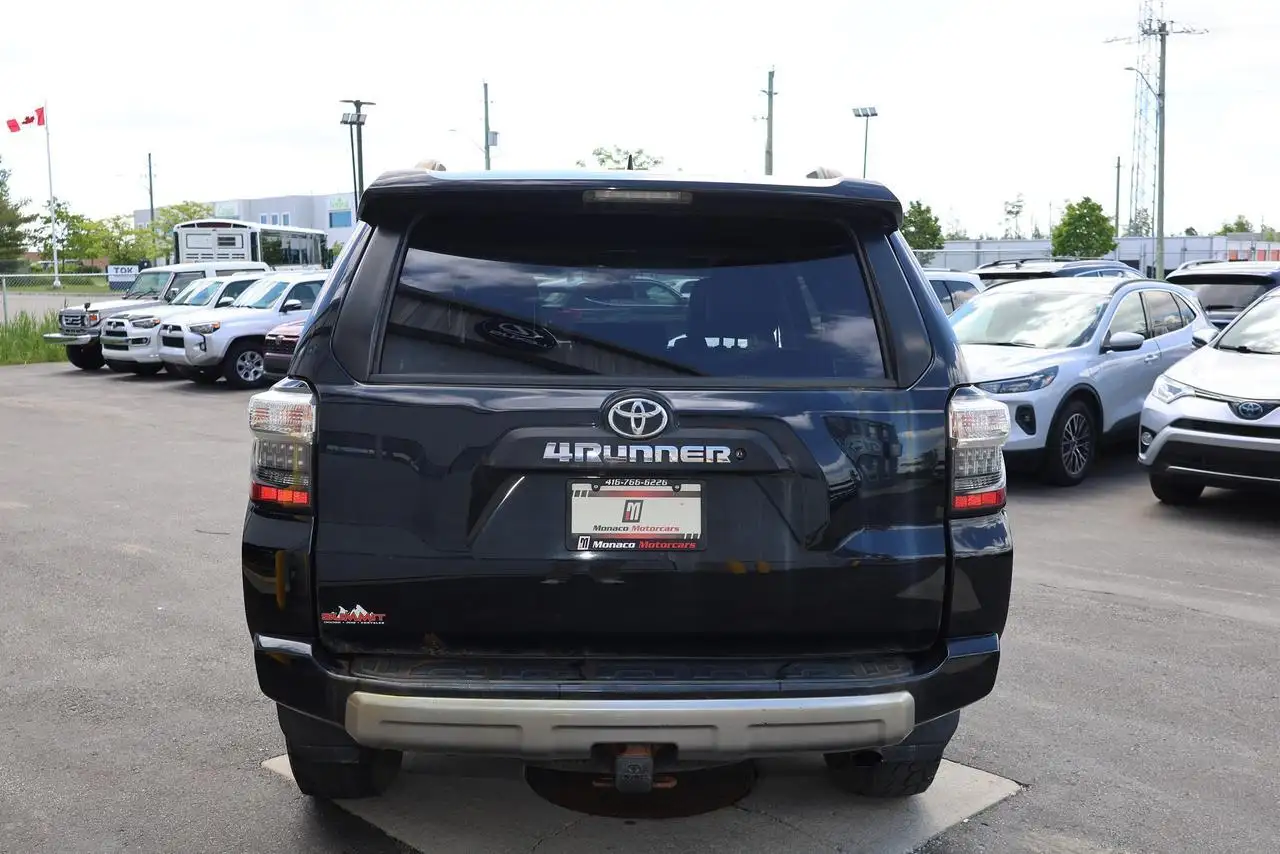 Toyota 4-Runner снимка Toyota 4-Runner