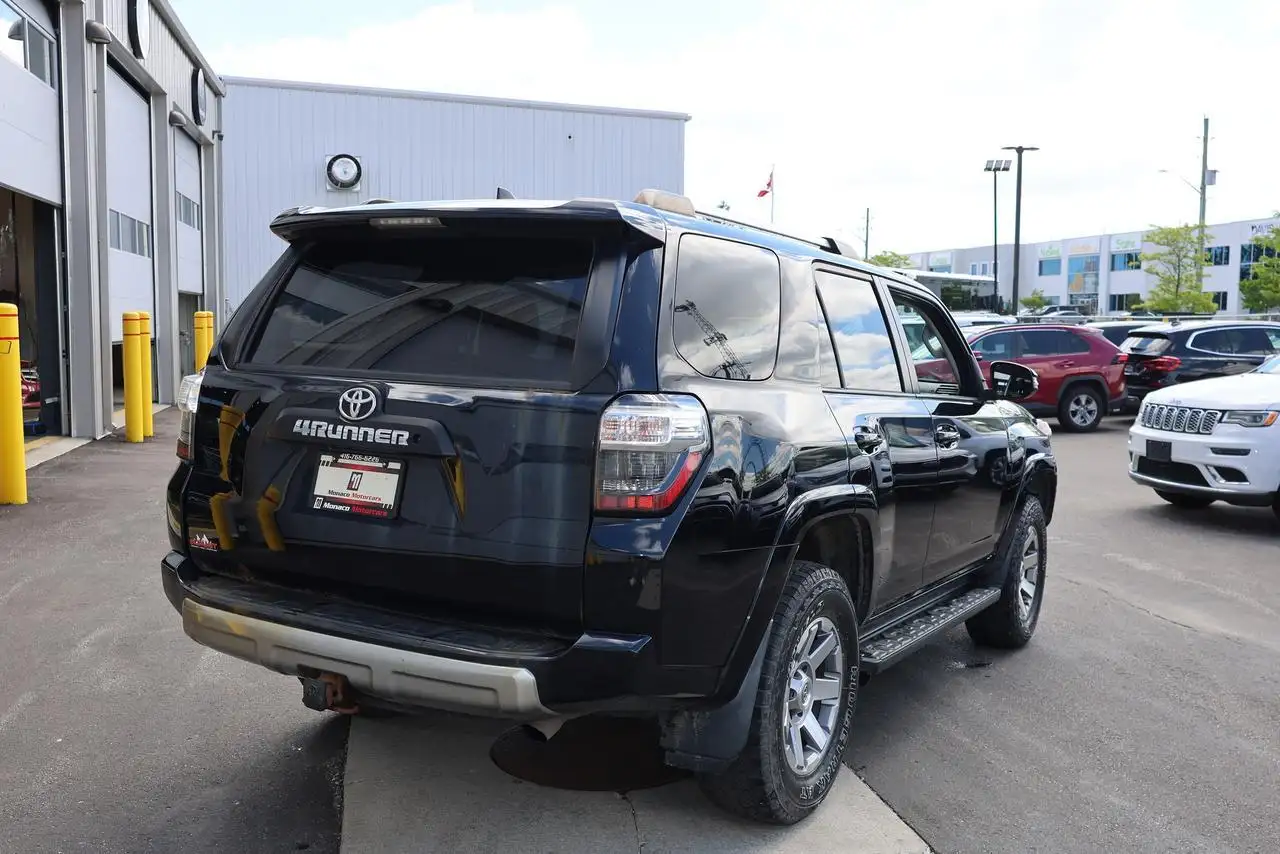Toyota 4-Runner снимка Toyota 4-Runner