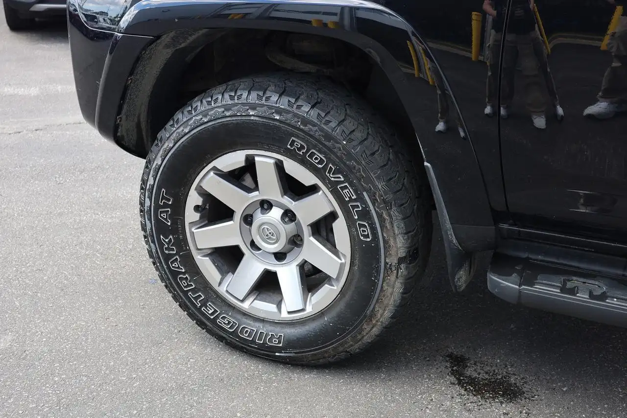 Toyota 4-Runner снимка Toyota 4-Runner
