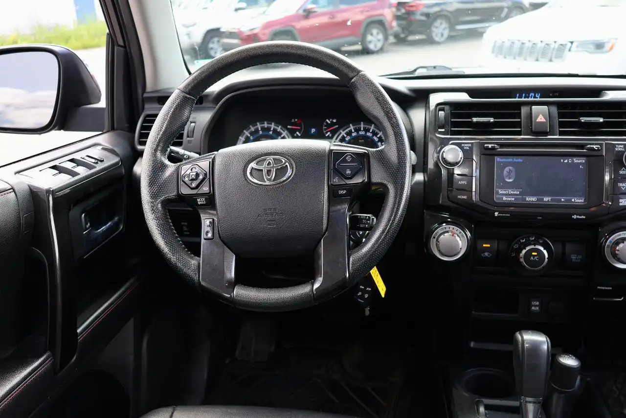 Toyota 4-Runner снимка Toyota 4-Runner