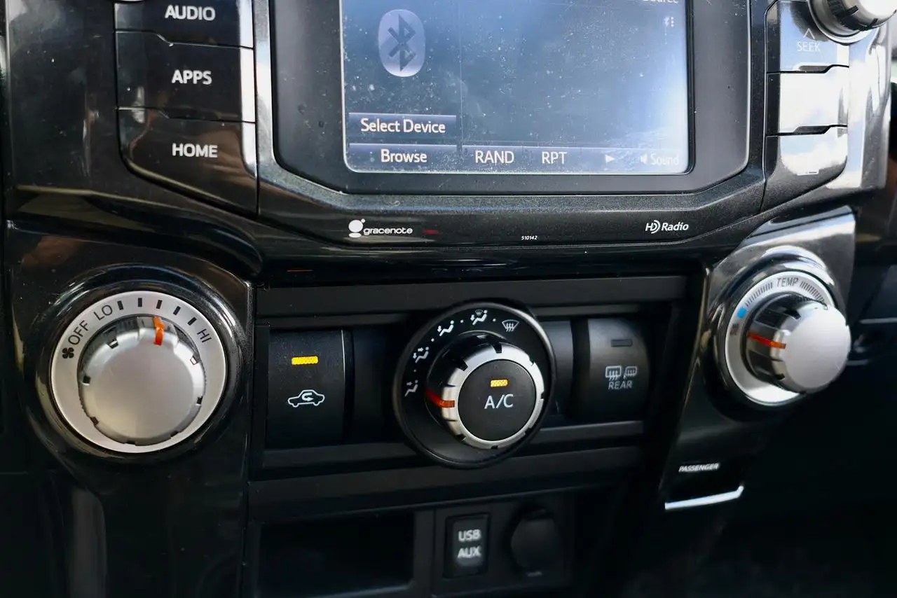 Toyota 4-Runner снимка Toyota 4-Runner