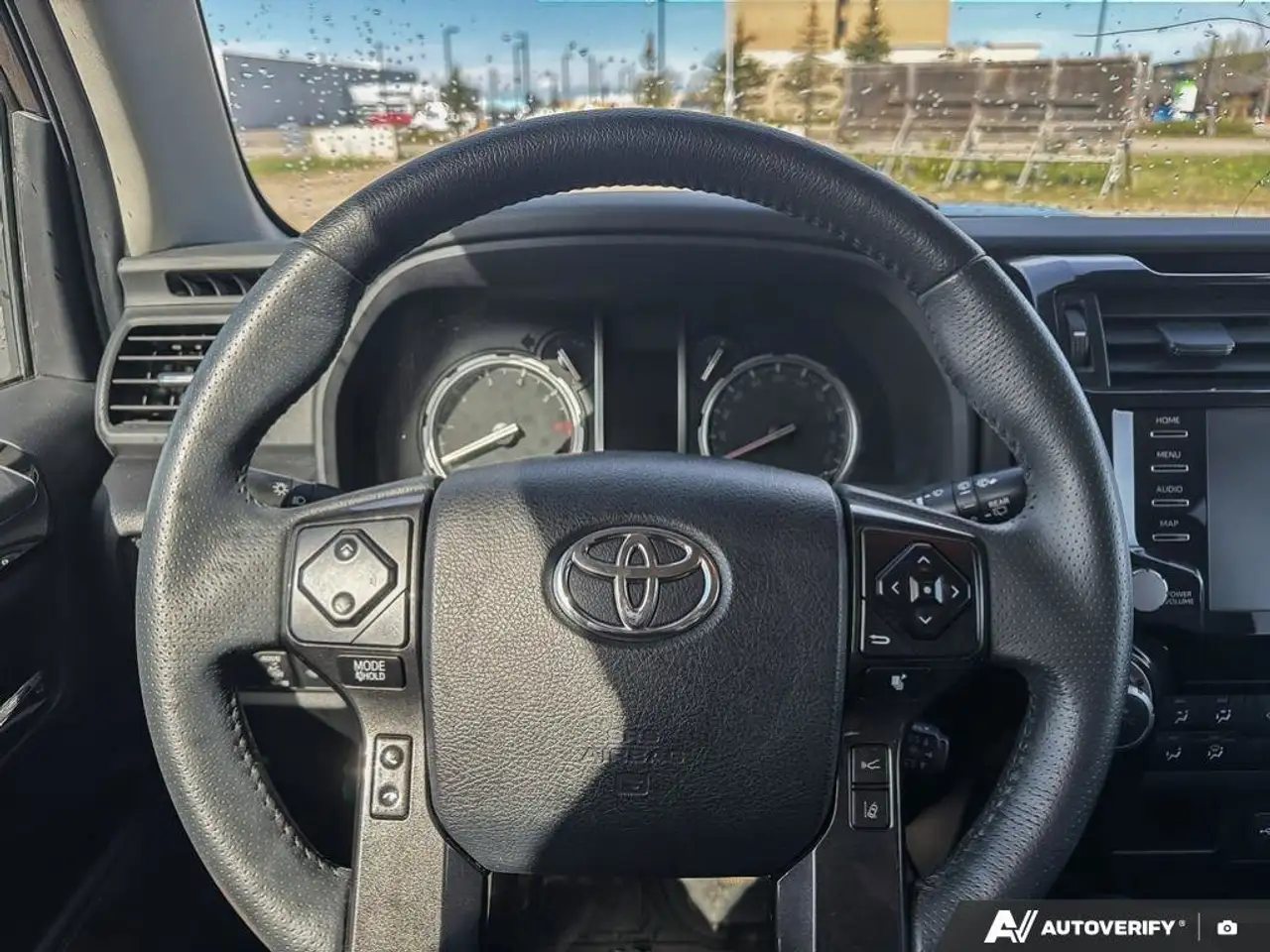 Toyota 4-Runner снимка Toyota 4-Runner