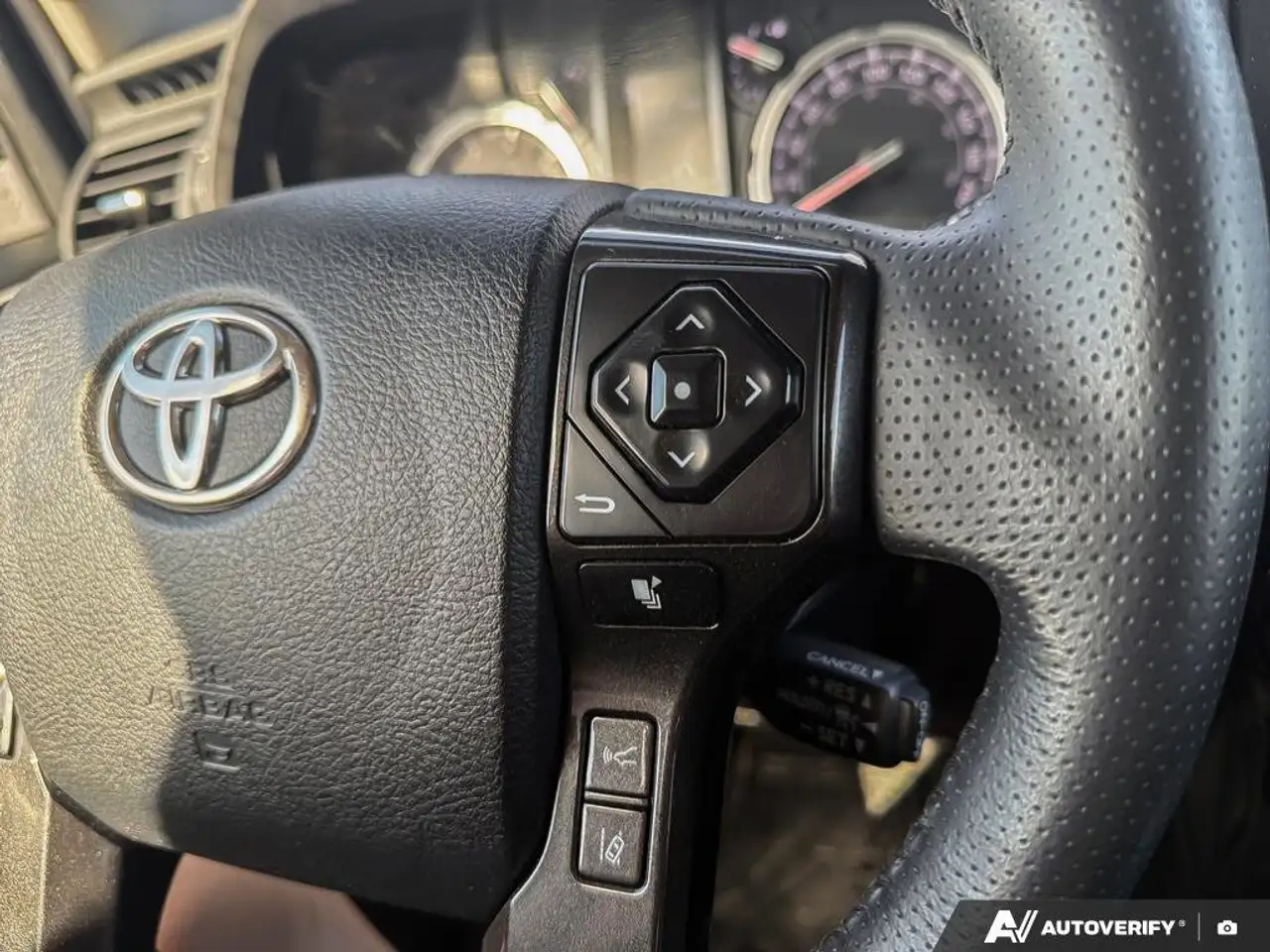 Toyota 4-Runner снимка Toyota 4-Runner