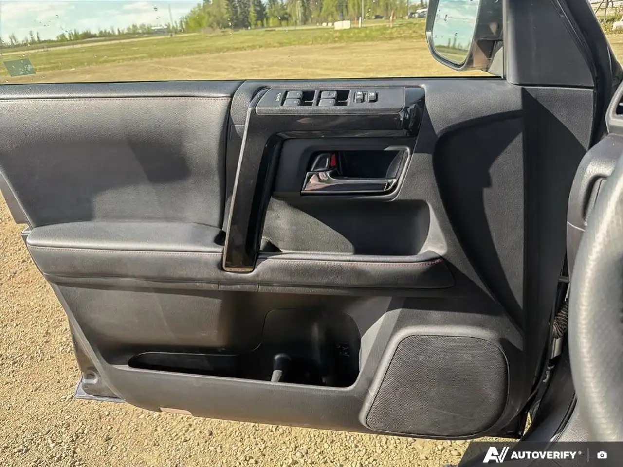 Toyota 4-Runner снимка Toyota 4-Runner
