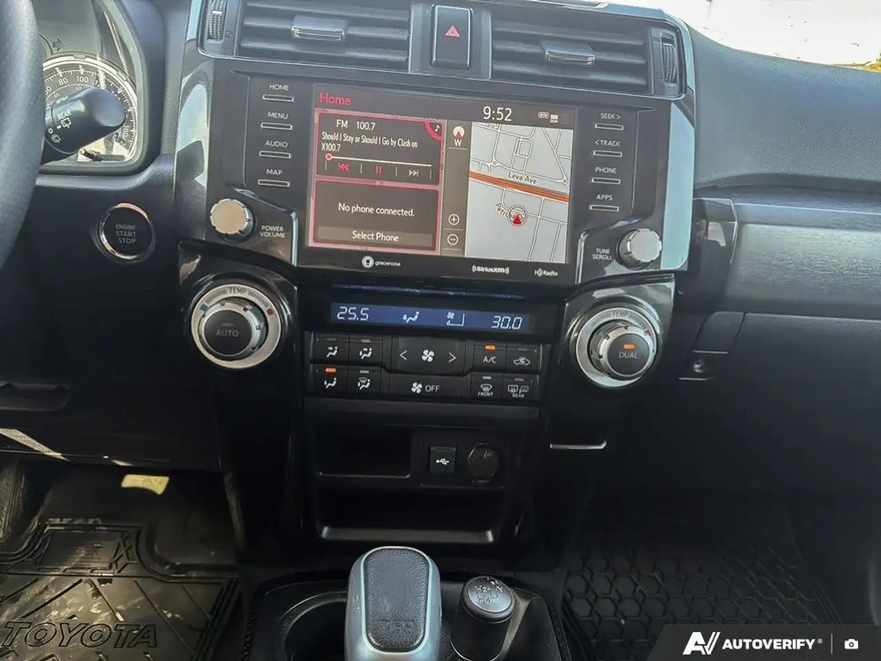 Toyota 4-Runner снимка Toyota 4-Runner