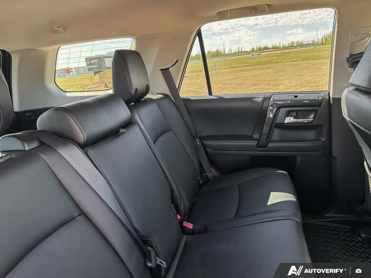 Toyota 4-Runner снимка Toyota 4-Runner
