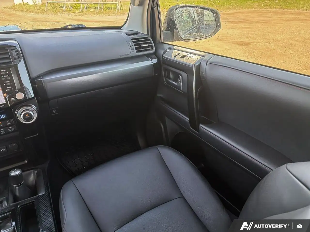 Toyota 4-Runner снимка Toyota 4-Runner