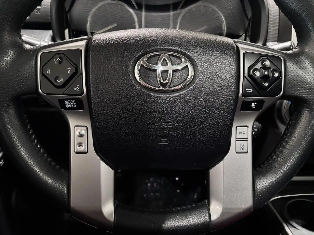 Toyota 4-Runner снимка Toyota 4-Runner
