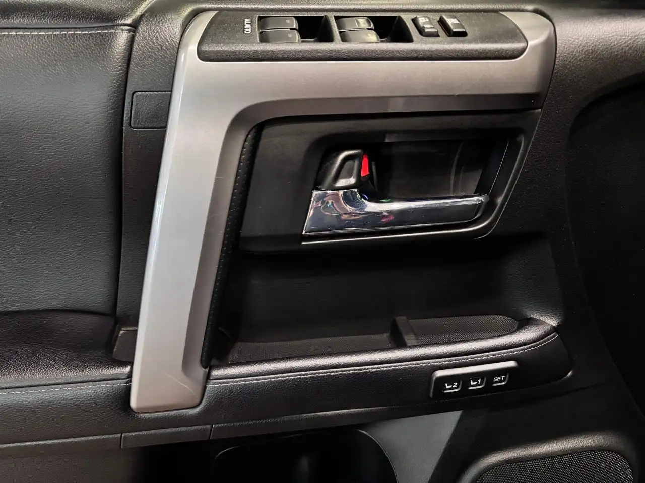 Toyota 4-Runner снимка Toyota 4-Runner
