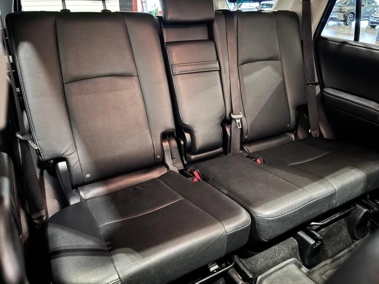 Toyota 4-Runner снимка Toyota 4-Runner