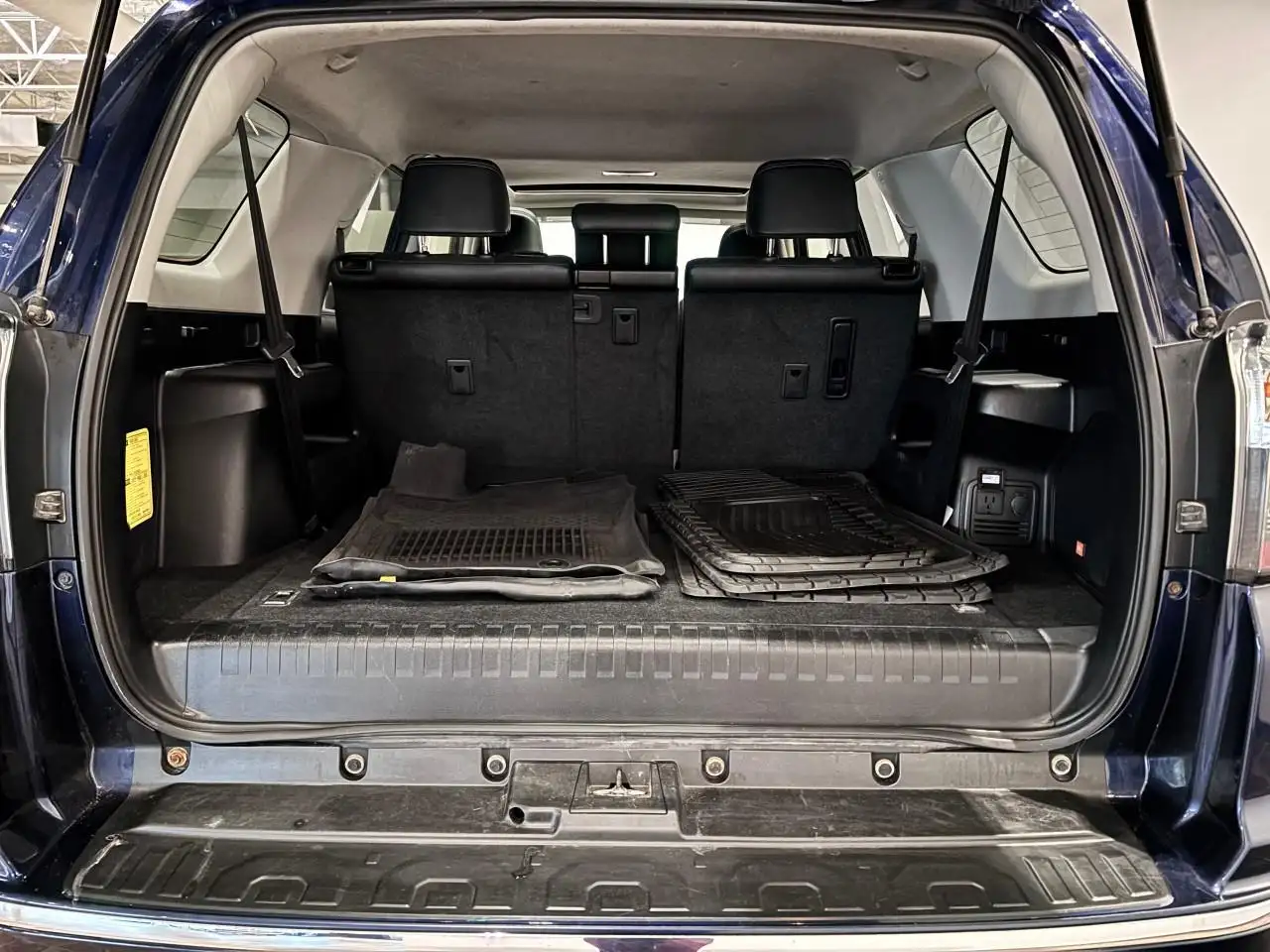 Toyota 4-Runner снимка Toyota 4-Runner