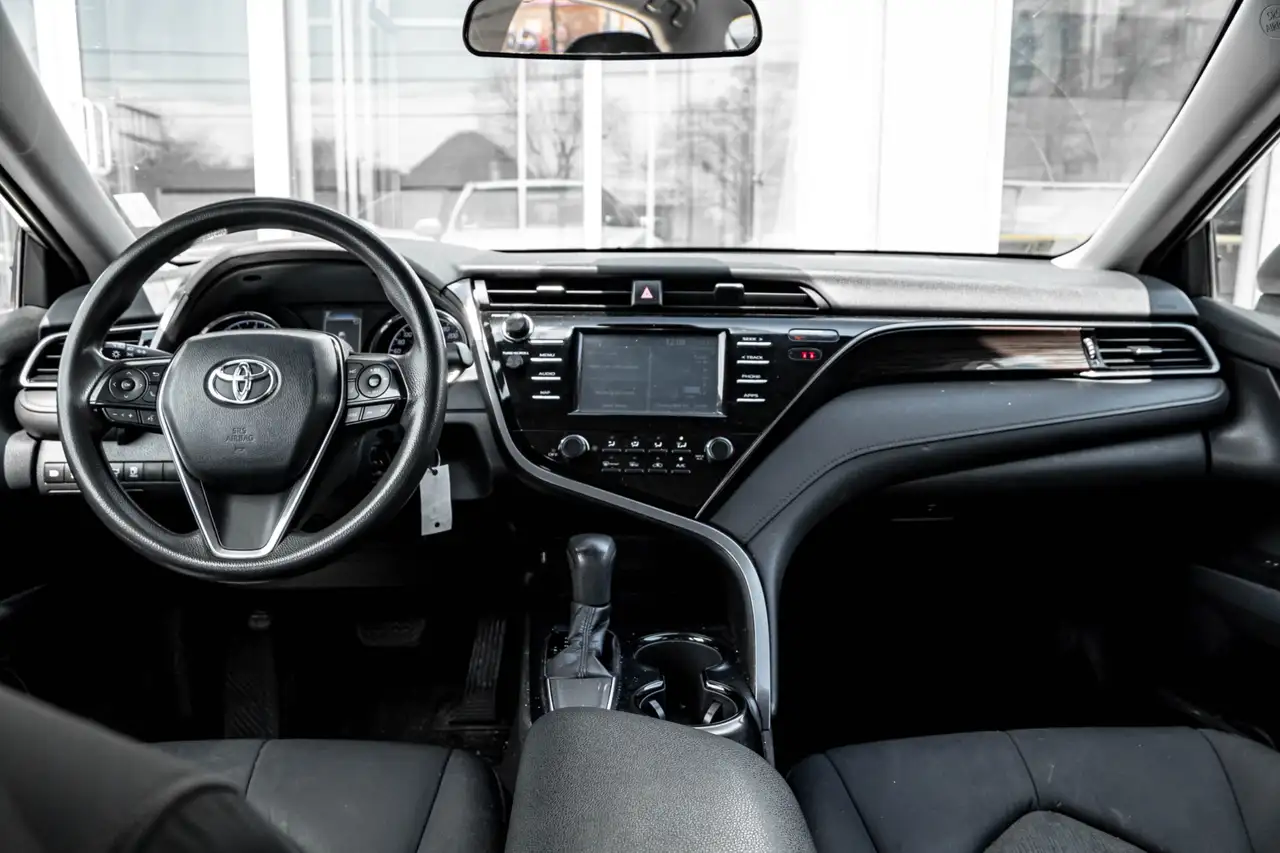 Toyota Camry снимка Toyota Camry